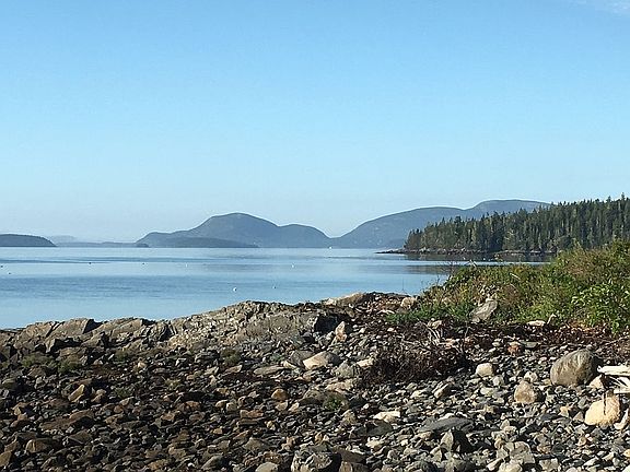 5 min walk to amazing views
