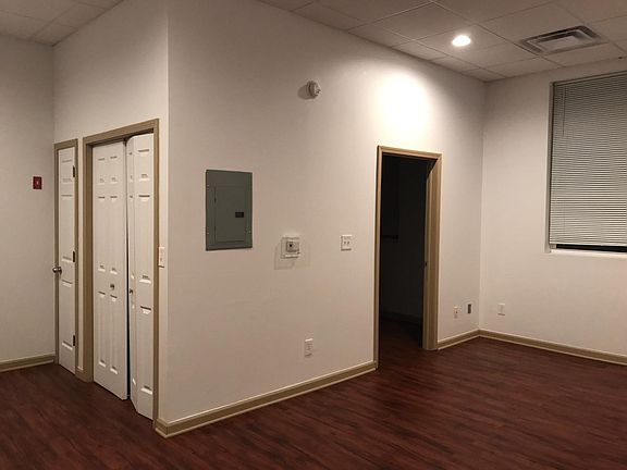 4th image of 211 W State St APT A5