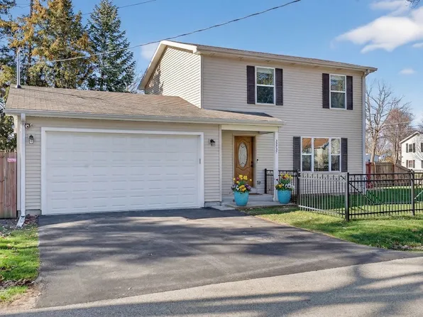 35737 N Hunt Ave, Ingleside, IL 60041