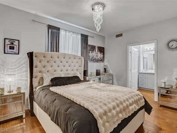 4960 Harrison Dr APT 124, Paradise Town, NV 89120