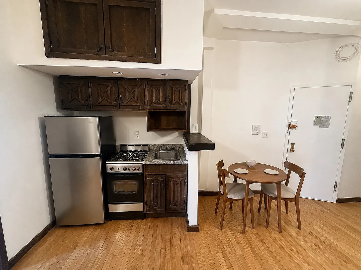 516 East 12th Street — Photo 2