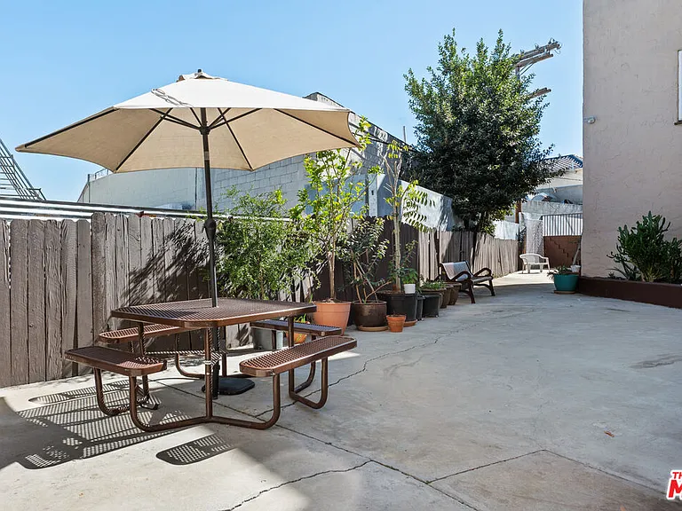 5320 W Olympic Blvd #23 — Photo 6