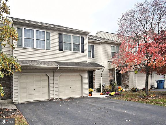 2nd image of 584 Campus Dr