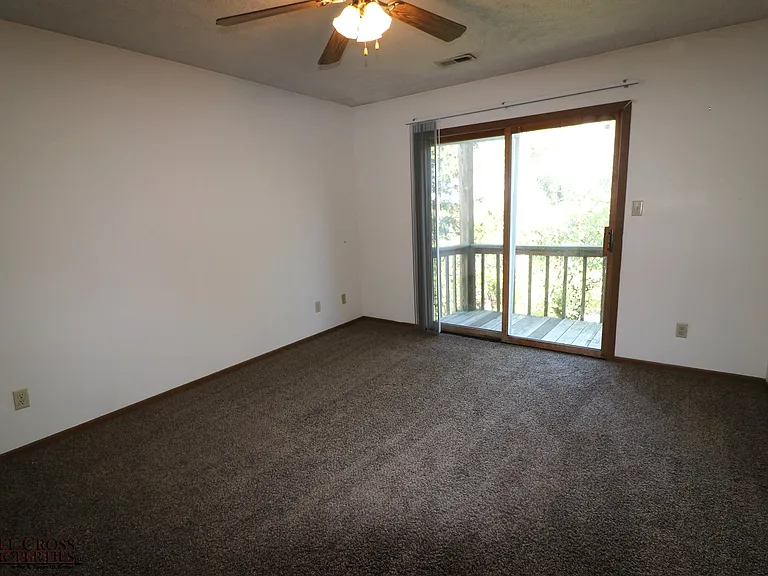 2858 University Ave — Photo 7