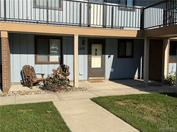 1202 Edgewater Dr, Westfield, NY 14787