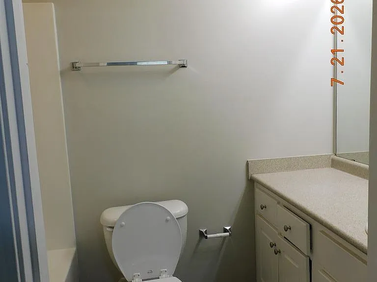128 Kingston Village Dr — Photo 6