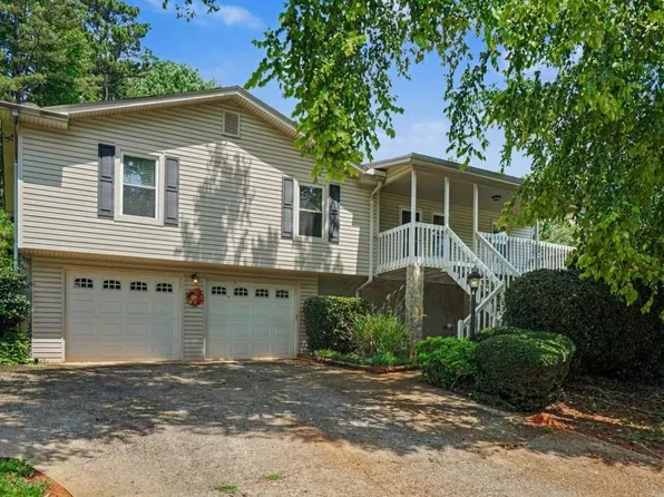 3125 Freedom Ct, Douglasville, GA 30135