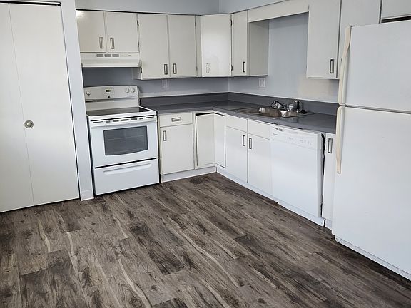 3rd image of 3265 8th St APT 4
