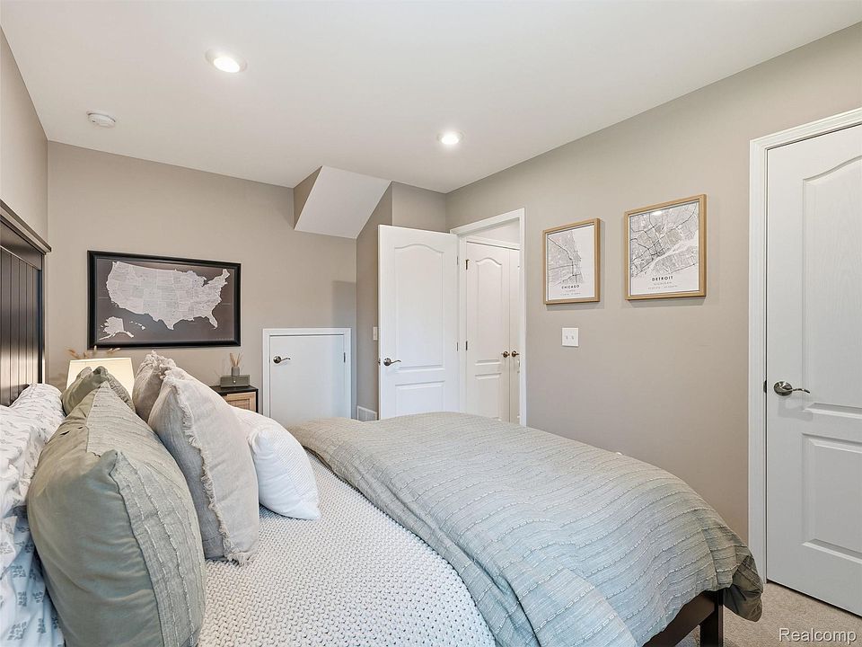 227 N Sydney Ct, photo 19
