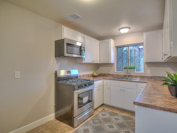 2nd image of 2617 Alvarado Dr NE