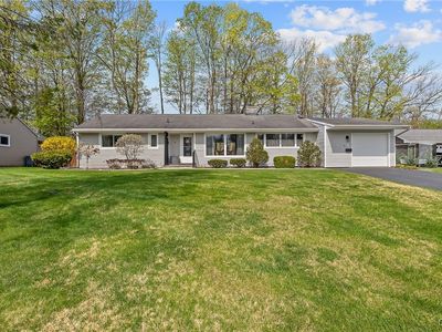 16 Memory Ln, North Syracuse, NY, 13212