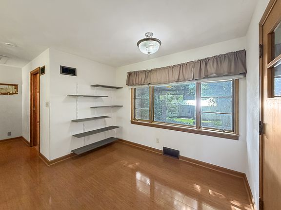 5th image of 312 S Church St