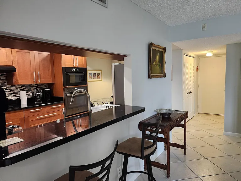 450 Egret Cir — Photo 2