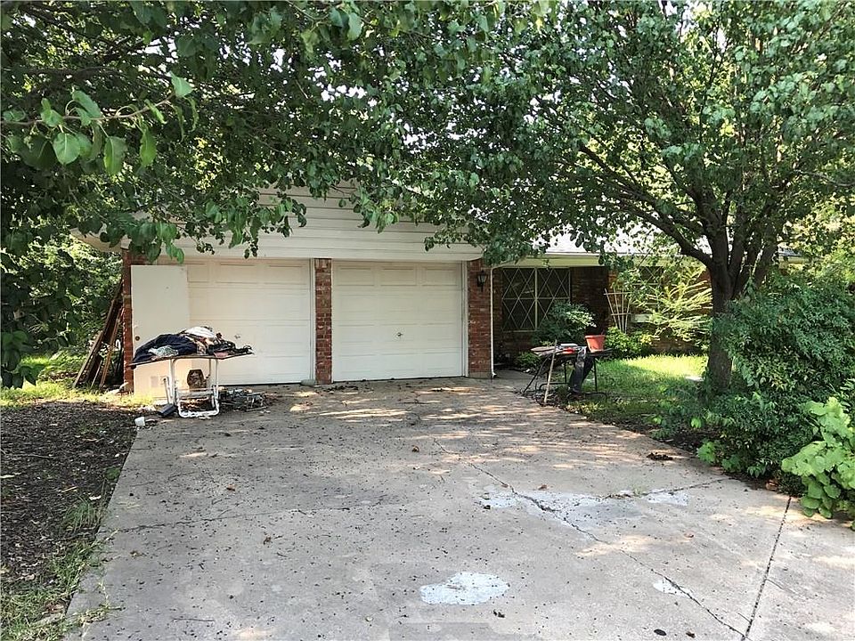 1st image of 105 Cherokee Ct