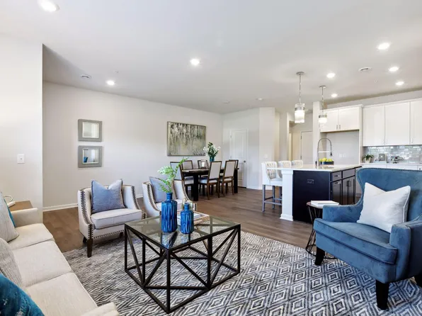 637 E Blossom Cir, Long Lake, MN 55356