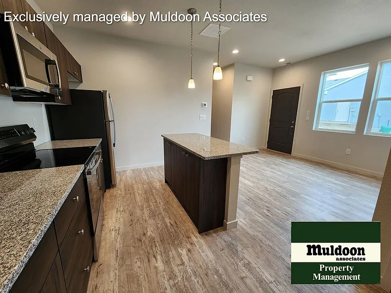 896 S Harmony Dr — Photo 3