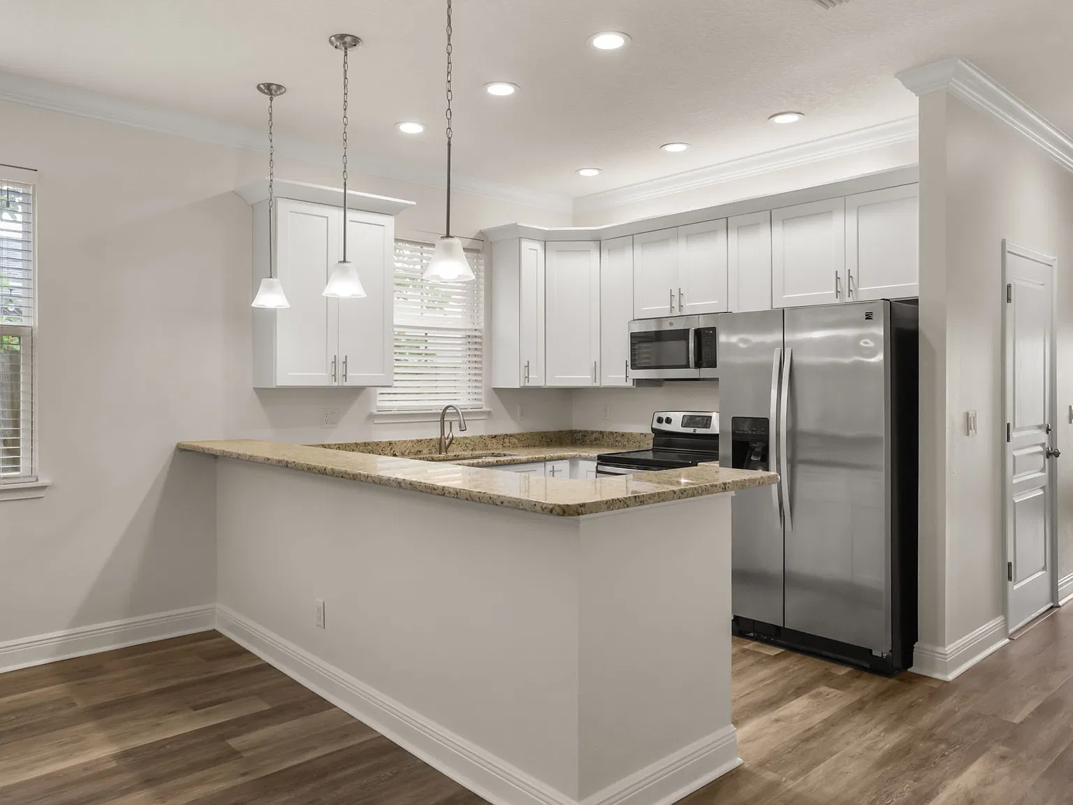3 bed, 2.5 bath, 1525 sqft, $3,495 — Photo 4