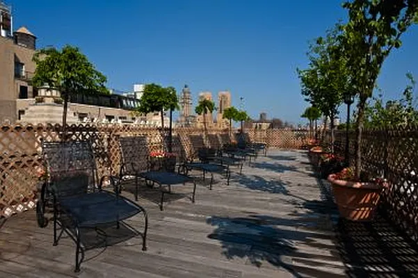 Rented by Manhattan Apartment Organization | media 23