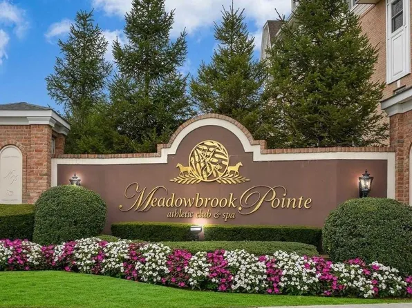 212 Roosevelt Way, Westbury, NY 11590