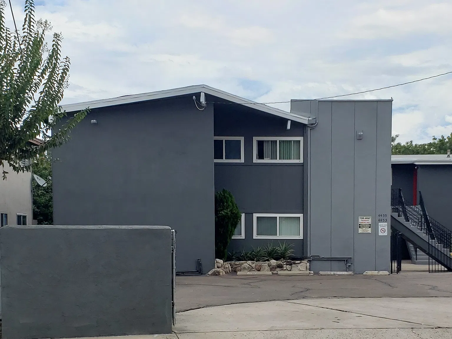 9110 — Photo 2