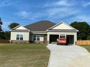 64 Apache Trl, Fort Mitchell, AL 36856