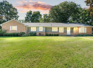 1104 Riverside Dr, Owosso, MI 48867