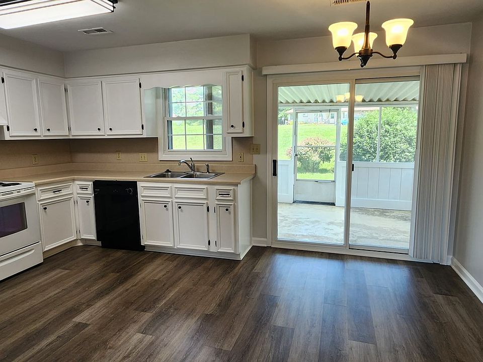 1st image of 1101 Lakeview Pl #1102