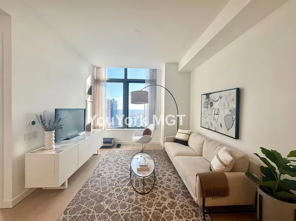 3 Court Square image 1 of 11