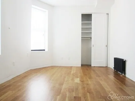 Rented by City Connections Realty | media 15