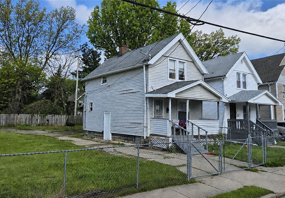 2nd image of 2048 W 105th St