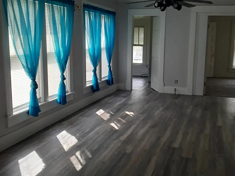 301 N Gold St — Photo 1