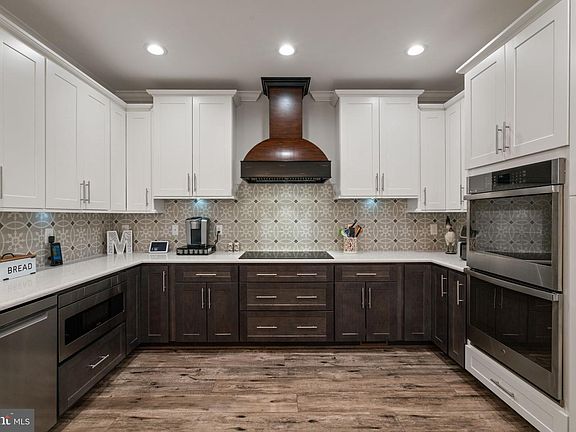 5th image of 9545 Hollow Oak Ct