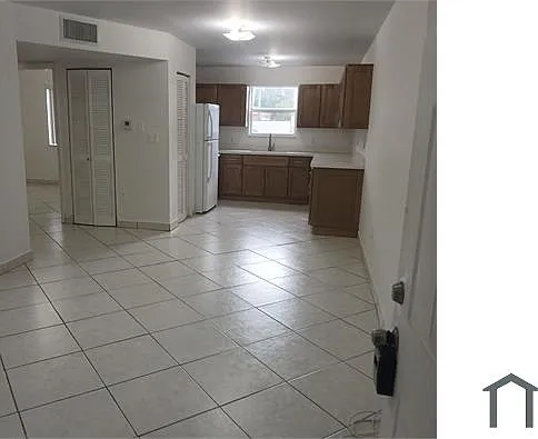 181 NW 47th Ave #10 — Photo 1