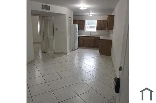 181 NW 47th Ave #10 Photo 1