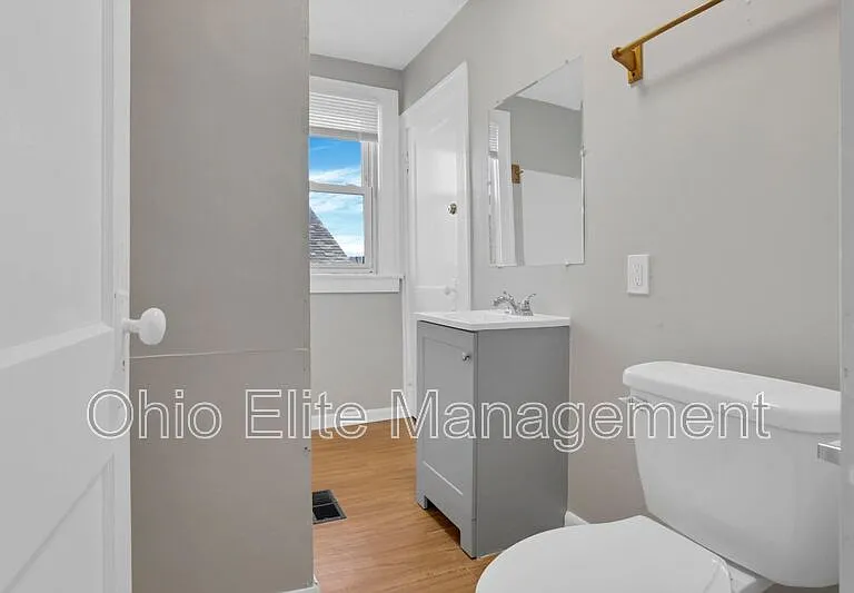 793 E Starr Ave — Photo 27