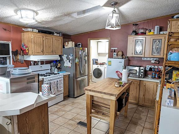 4th image of 19202 SE 140th St