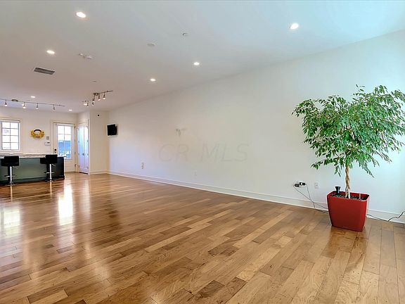 5th image of 244 E Gay St #Townhouse 32