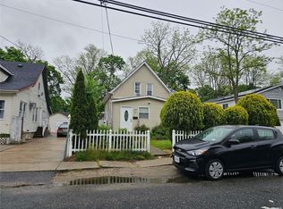 116 Smith St, Amityville, NY 11701