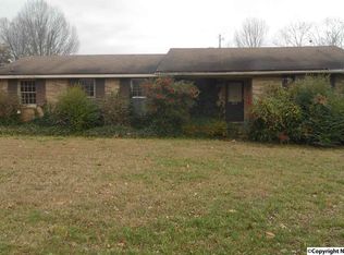 6113 Deramus Ave NW, Huntsville, AL 35806