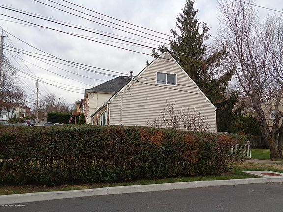 3rd image of 105 Vista Ave