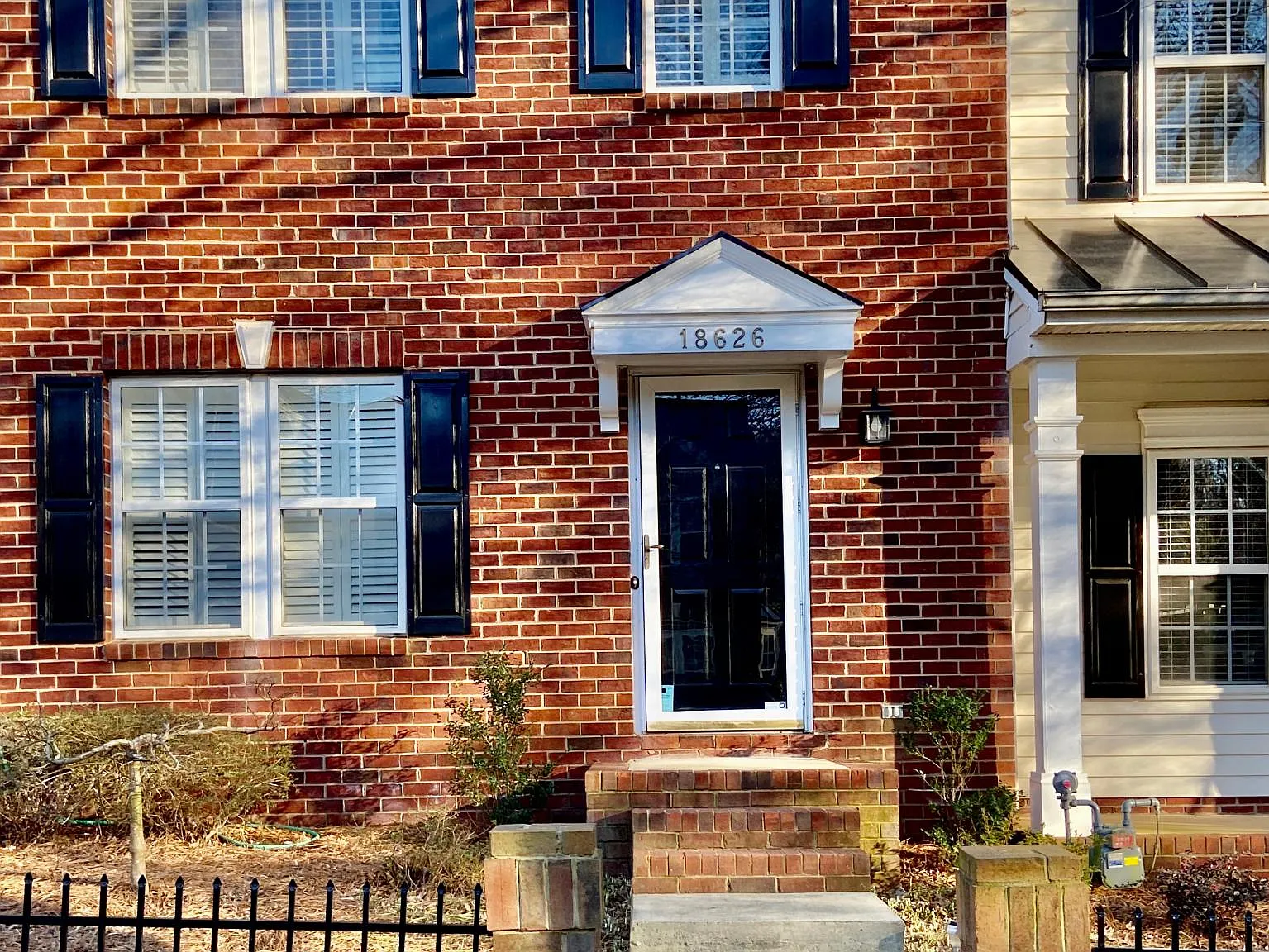 18626 Oakhurst Blvd — Photo 2