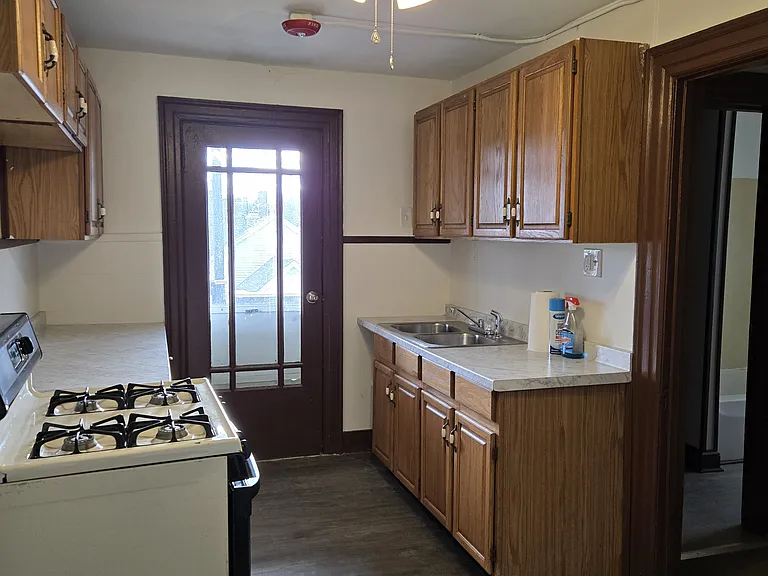 310 William St #310 — Photo 6