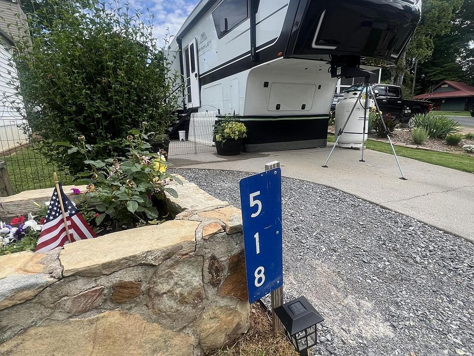 1st image of 159 Flamingo Cir