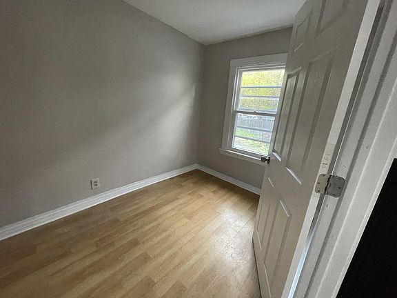 4th image of 256 Wahconah St #1