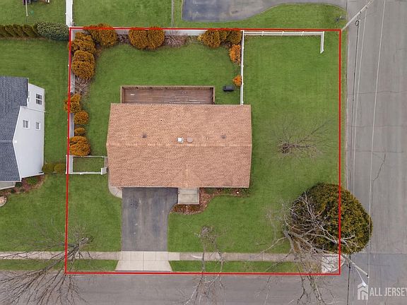 5th image of 708 Auth Ave