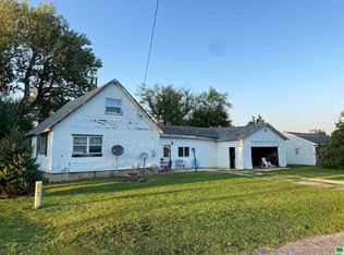 272 E Williams St, Newell, IA 50568