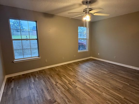 5th image of 4571 Baybrook Dr