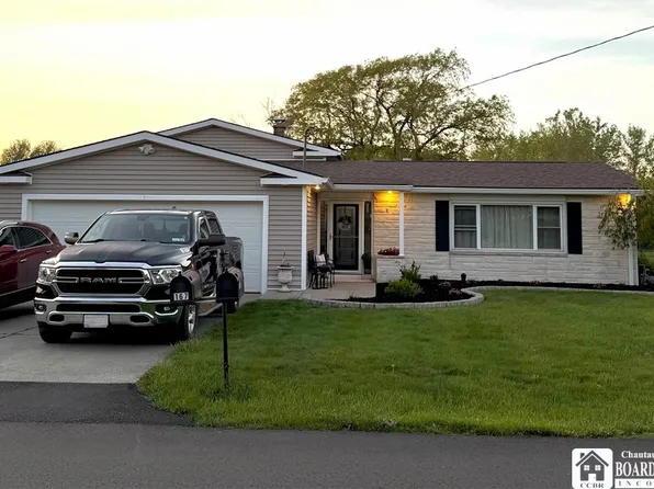 167 Gardner St, Fredonia, NY 14063