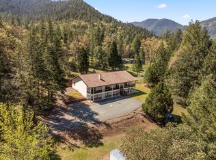 2295 W Evans Creek Rd, Rogue River, OR 97537
