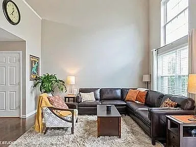 724 Silk Oak Ln — Photo 3